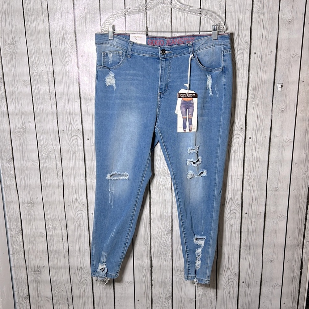 Gogo mid-rise distressed ankle jeans size 17